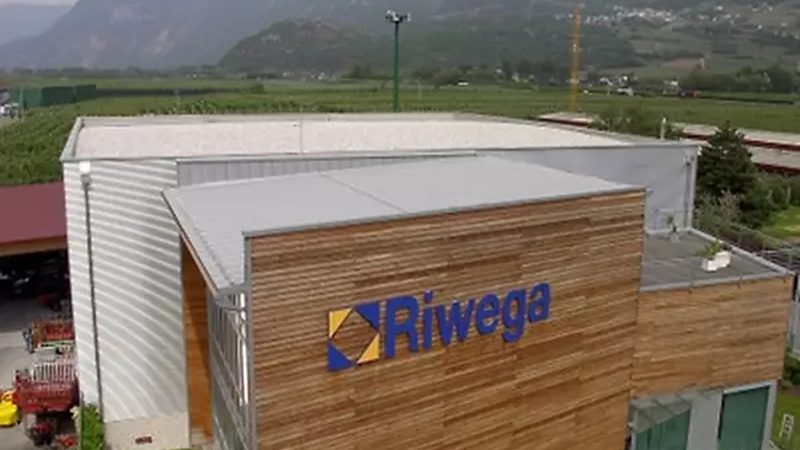 JS防水涂料保质期内开裂的深层原因解析